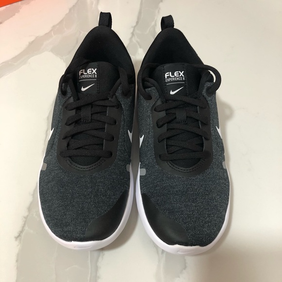 NWT - Nike Women’s Flex Run 8 (Wide) Shoe - Picture 2 of 4